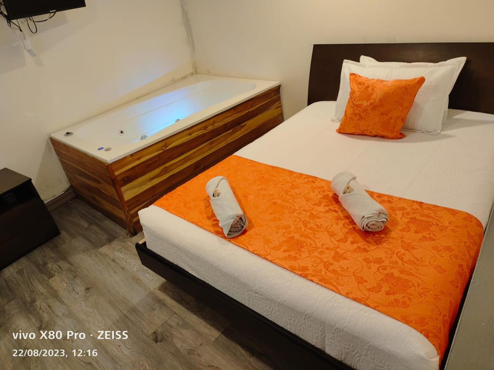 Hotel Kristal Ferial بوغوتا المظهر الخارجي الصورة